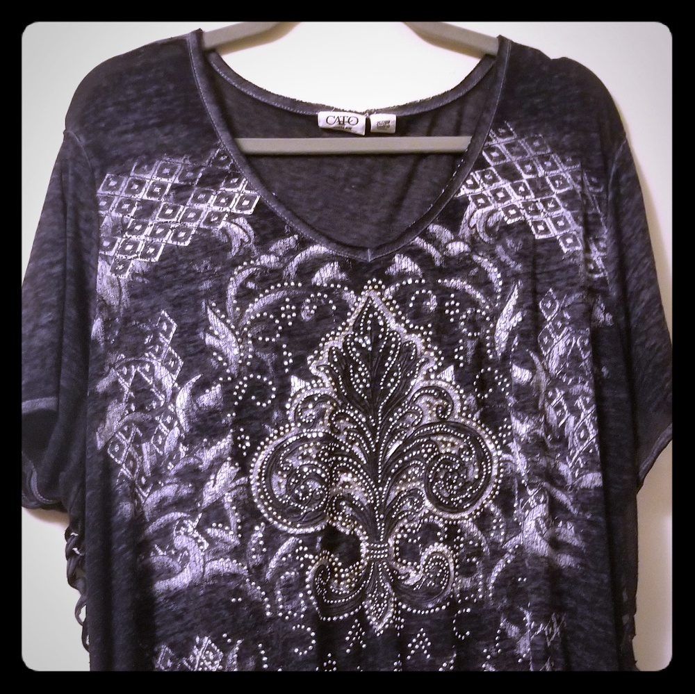 Cato 26/28 embellished Tee